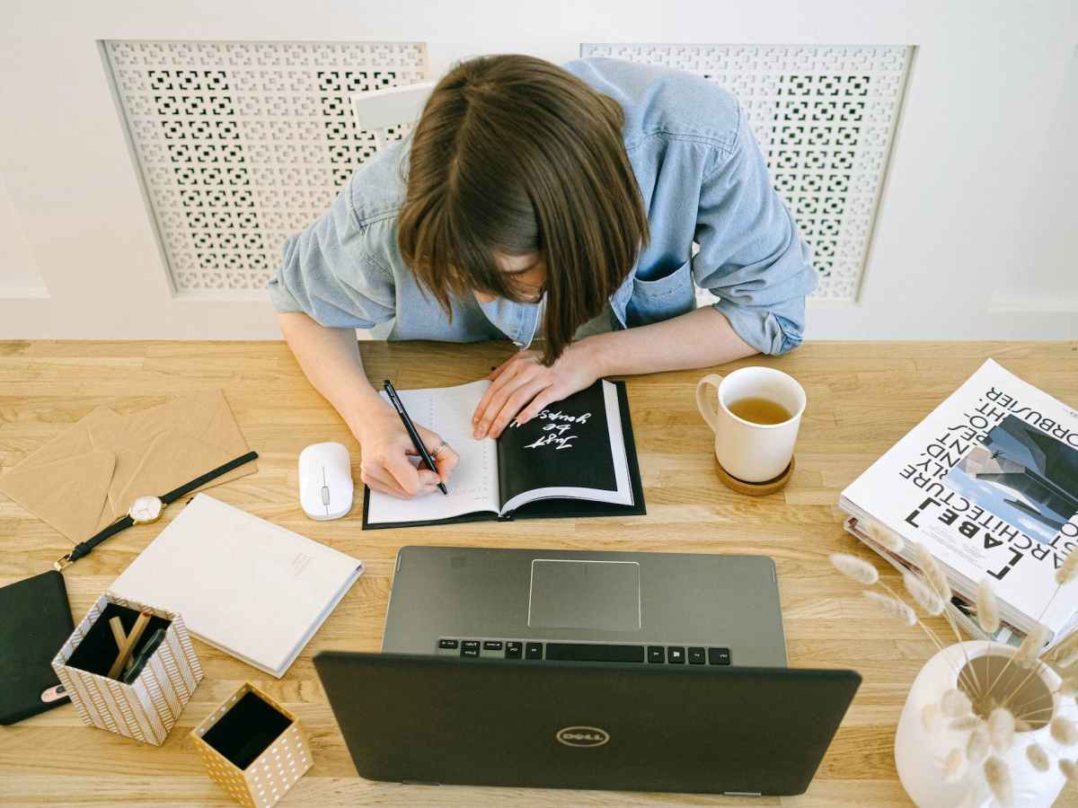 Avoid These Common Mistakes to Succeed as a Remote Chat Support&nbsp;Agent